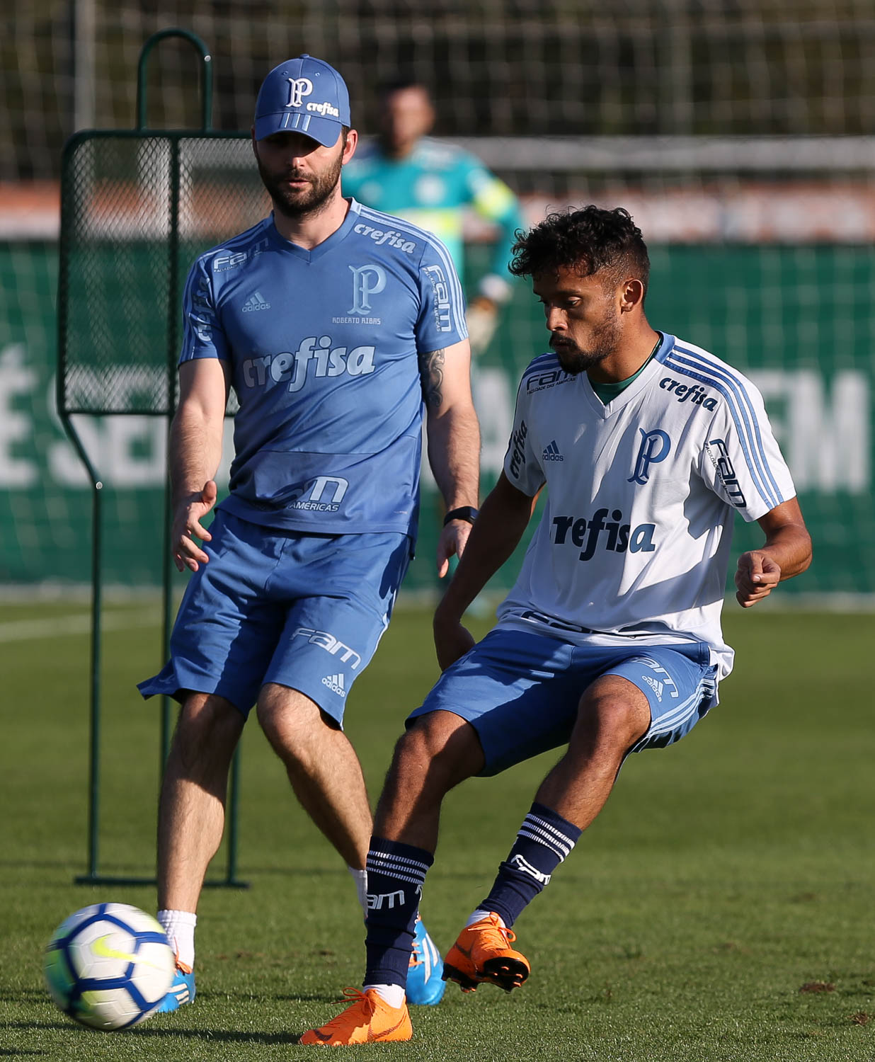 Roger Machado escala Scarpa como titular no meio-campo do Palmeiras