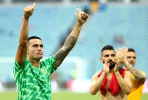 Cahill anuncia aposentadoria da seleção australiana após 4ª Copa do Mundo