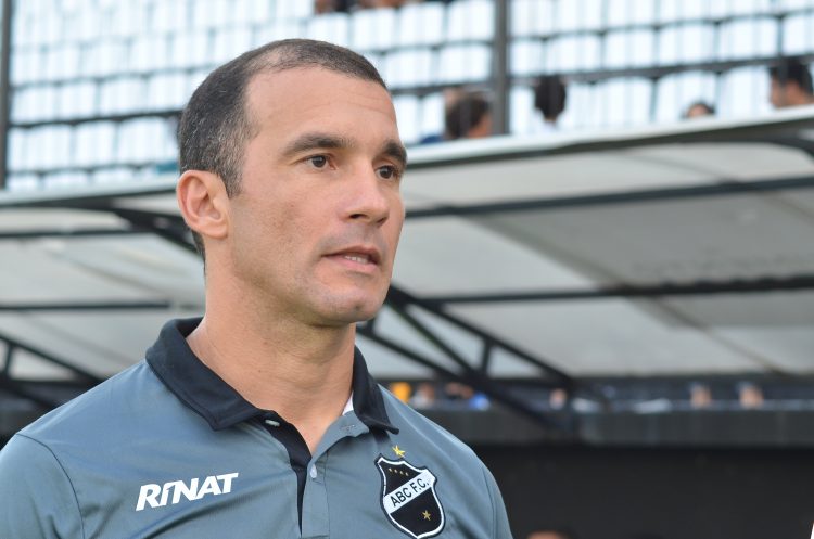 Série C: Técnico do ABC, Ranielle Ribeiro comenta vitória e fim de sequência negativa