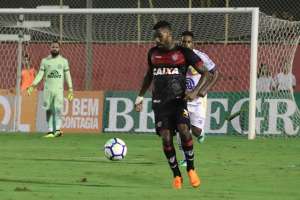 Vitória x Paraná - Confronto direto contra a zona de rebaixamento