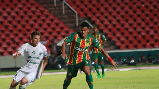 Em partida atrasada da 14.ª rodada da Série B, Sampaio Corrêa e Juventude ficam no empate sem gols (Foto: Lucas Almeida / L17 Comunicação)