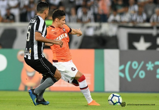 Contra o Corinthians, Botafogo estreia novo técnico e mira embalo no Brasileirão