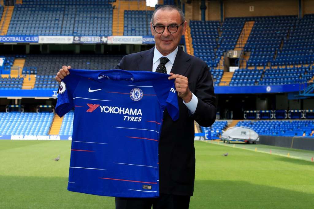 Apresentado no Chelsea, Sarri elogia e promete conversa com Hazard e Willian