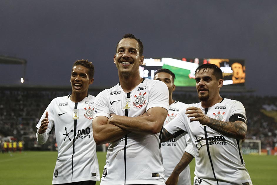 Corinthians 2 x 0 Botafogo - Timão reencontra vitória e se aproxima do topo 2 0002050328495 img