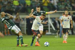 Clássicos entre Vasco e Fluminense e Palmeiras e Santos agitam a quinta
