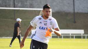 Série B: Léo Santos, zagueiro da Ponte Preta, desperta interesse do futebol árabe