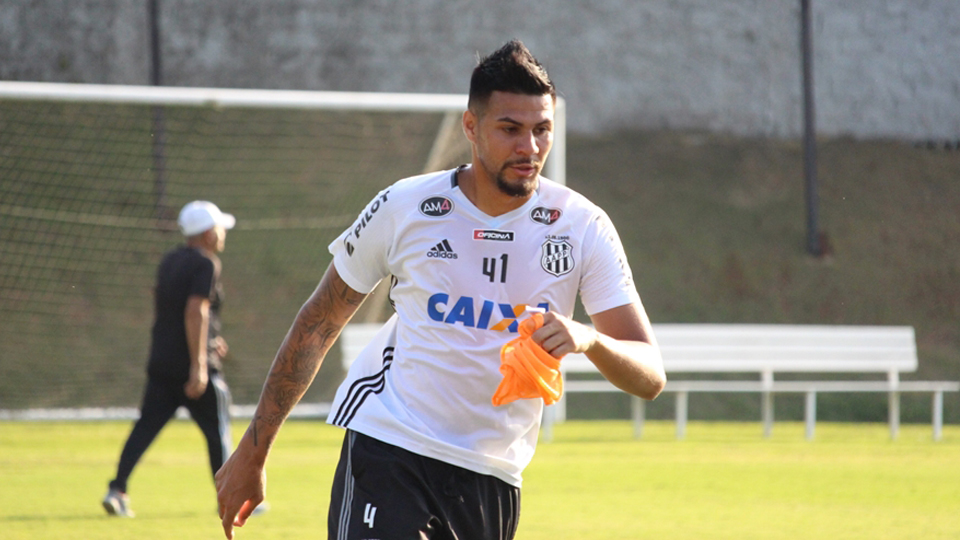 Série B: Léo Santos, zagueiro da Ponte Preta, desperta interesse do futebol árabe