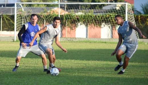 Série C: Álvaro Miguéis tem dúvida para escalar o Atlético-AC