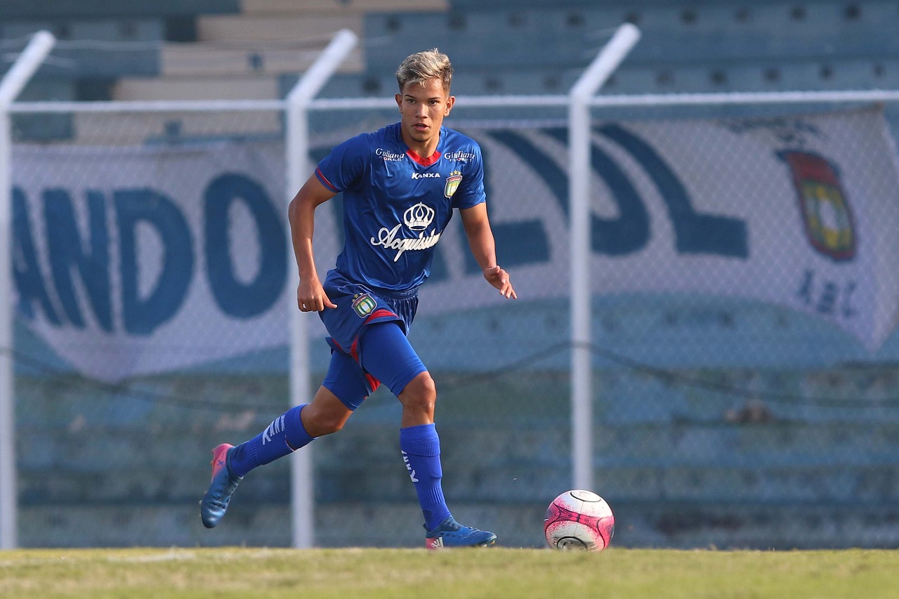 Paulista Sub 20: Meia do São Caetano acredita que o time pode surpreender na 2ª fase