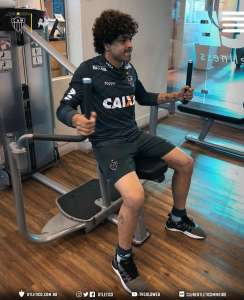 Após estreia, Edinho desfalca Atlético-MG contra o Palmeiras por lesão