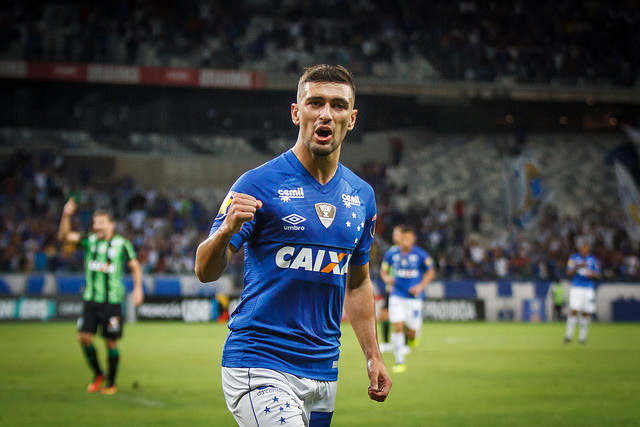 Arrascaeta brilhou mais uma vez com a camisa celeste - Vinnicius Silva/Cruzeiro E.C.