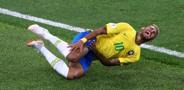 Em 1ª aparição pós-Copa, Neymar vê exagero em críticas e nega desvalorização