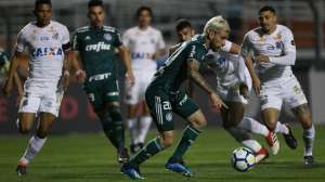 Lucas Lima reclama de cartão: 'Vou comemorar aonde? Só se eu sair do estádio'