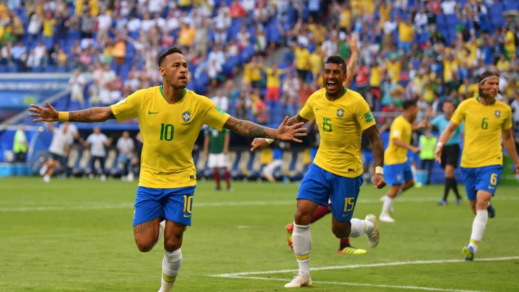 Pai de Neymar minimiza críticas e diz que filho leva provocações 'na brincadeira'