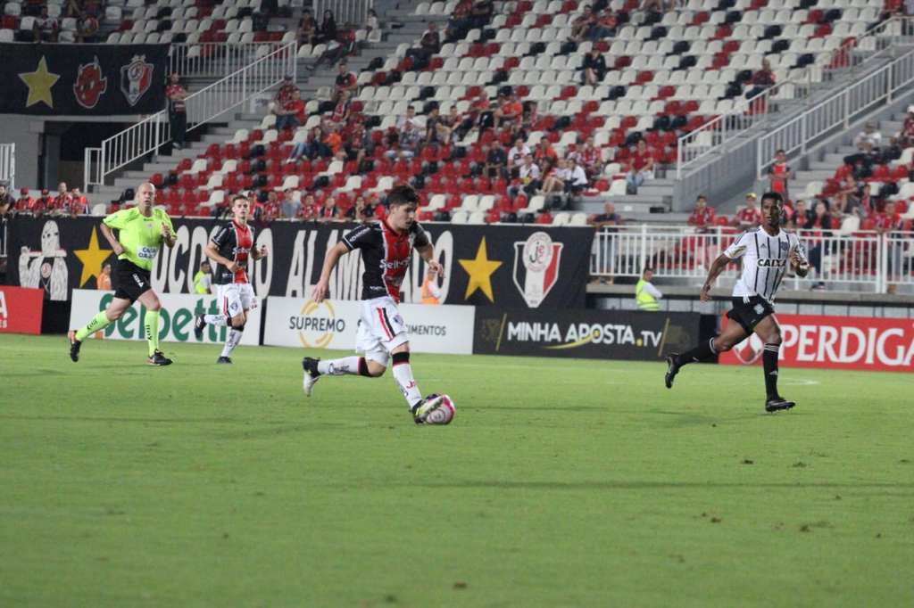 Eduardo Person quer volta por cima do Joinville em reta final de Série C do Brasileiro