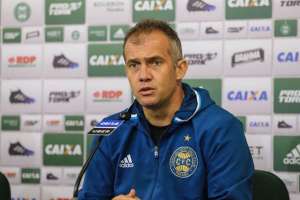 Série B: Mesmo com time-base montado, Baptista irá escalar Coritiba com novidades
