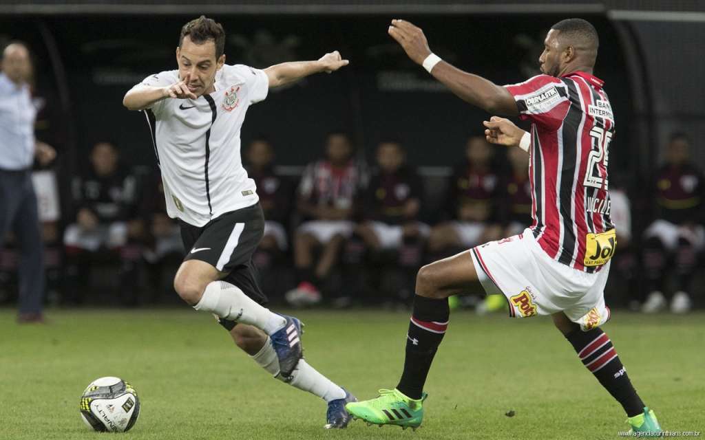 Com 52 mil ingressos vendidos, São Paulo e Corinthians se enfrentam no Morumbi
