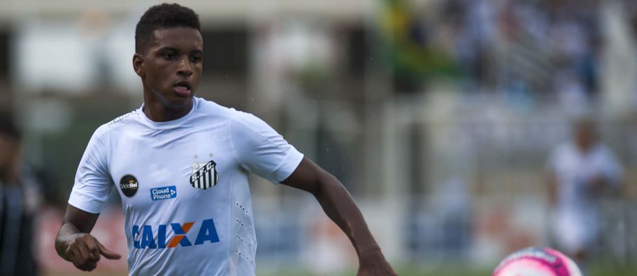 Com lesão no joelho direito, Rodrygo deve desfalcar Santos contra a Chapecoense