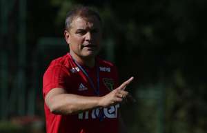 Com desfalques no São Paulo, Aguirre relaciona jovem Luan para clássico