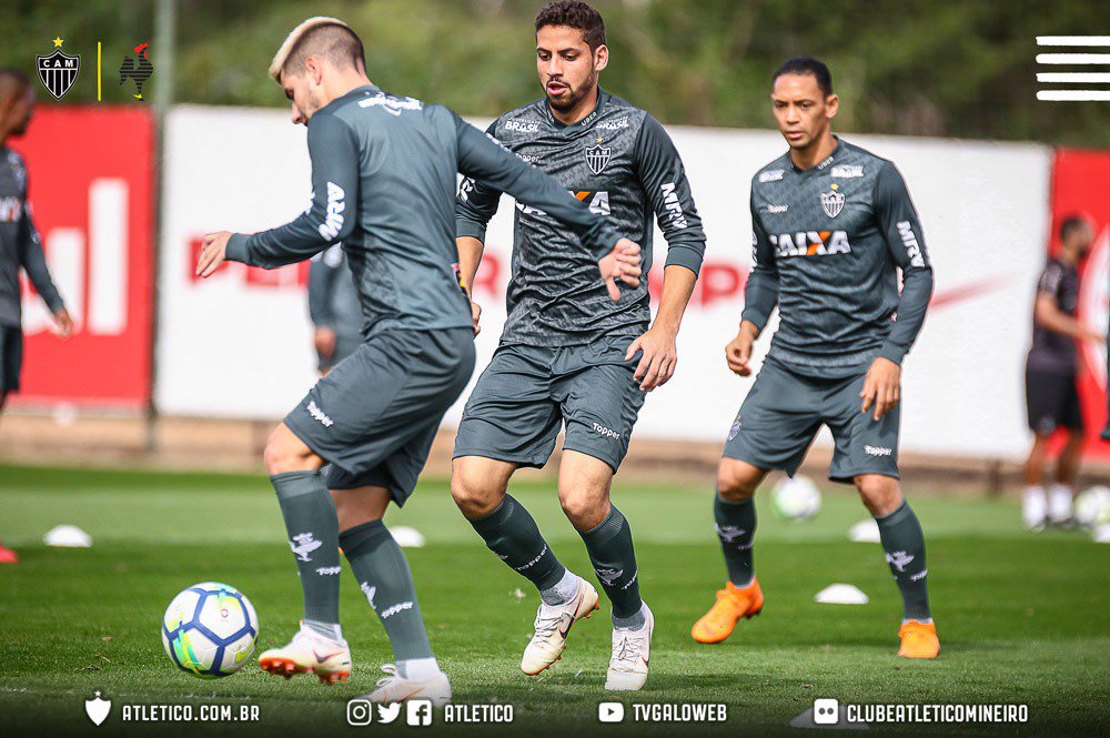 Larghi faz mistério e não anuncia substituto de Edinho no Atlético-MG