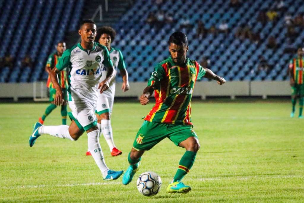 Goiás vence Sampaio Corrêa fora de casa - Lucas Almeida