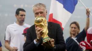 Deschamps defende que Griezmann ou Mbappé ganhe prêmio de melhor do mundo