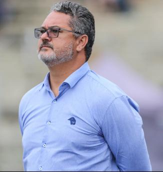 Micale diz que vai pro pau. Fica de pé até quando?