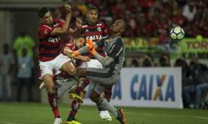 Goleiro Jefferson sofre trauma no pescoço, quebra dois dentes e dorme em hospital