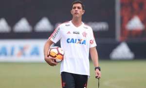 Barbieri exalta 'espírito de luta' do Flamengo em vitória contra o Botafogo