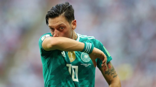 Özil anuncia aposentadoria da seleção alemã e acusa federação de discriminação