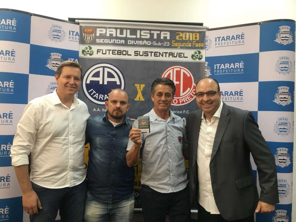 O prefeito Helliton Schidt, o vice-prefeito (que também é presidente do Itararé) Arthur Vila Nova e o gerente de futebol, Rodrigo Casa Grande estiveram presentes no evento