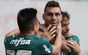 Bassols amarelou Moisés e Luan por 