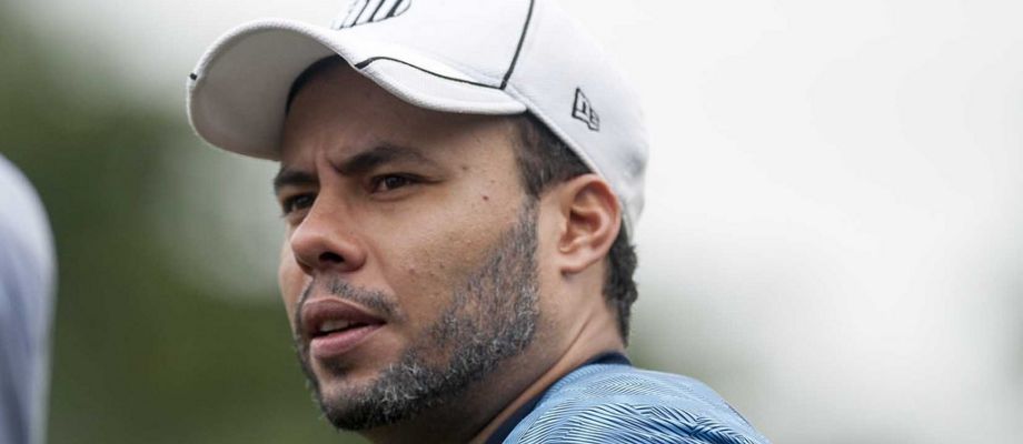 Santos diz ter nomes para lugar de Jair Ventura e descarta técnico estrangeiro