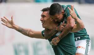 Moisés diz ter recusado proposta do futebol árabe para ficar no Palmeiras