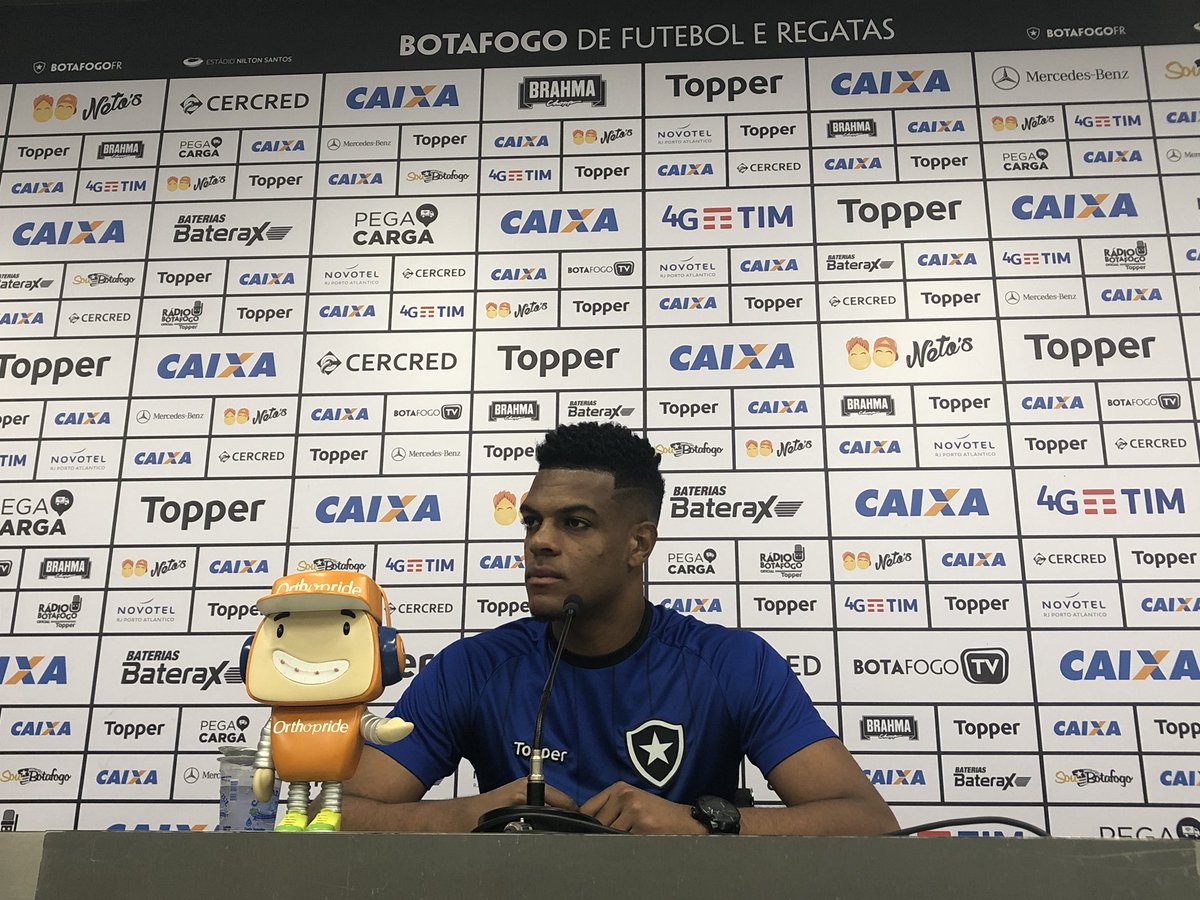 Saulo exalta Jefferson e Gatito e se diz pronto para assumir gol do Botafogo