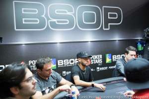 Fora da disputa de melhor do mundo, Neymar aparece no Top 9 em torneio de poker