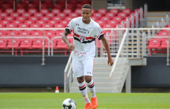 São Paulo acerta venda de Éder Militão para o Porto