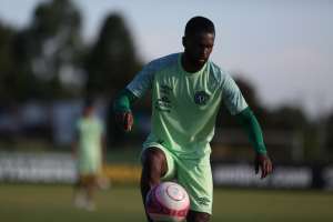 Chapecoense vende volante Luiz Antônio para time da Arábia Saudita