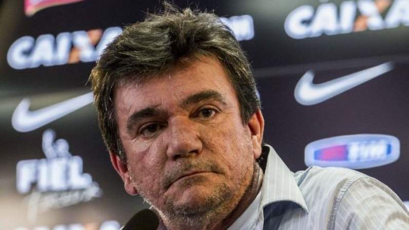 Andrés Sanchez promete três ou quatro reforços a conselheiros do Corinthians