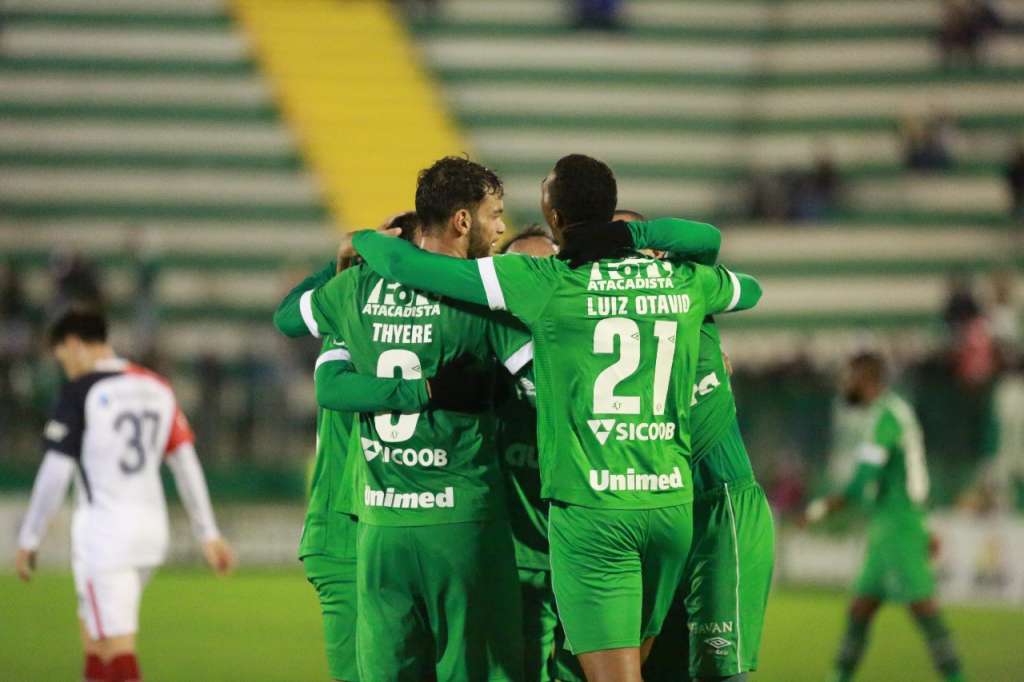 Chapecoense vai para cima do Botafogo - Sirli Freitas/ Chapecoense