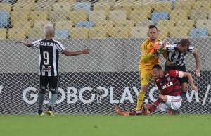 Em busca de reação, Botafogo tenta superar desfalques contra Chapecoense