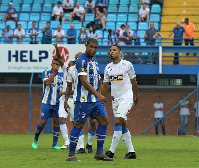 Série B: Avaí deve ter retorno de Rodrigão para confronto direto