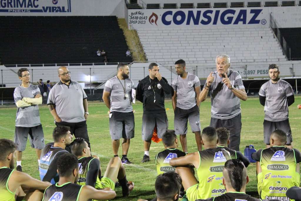 Focado na liderança, Comercial faz treino aberto e recebe apoio da torcida (Foto: Rafael Alves/Comercial FC)