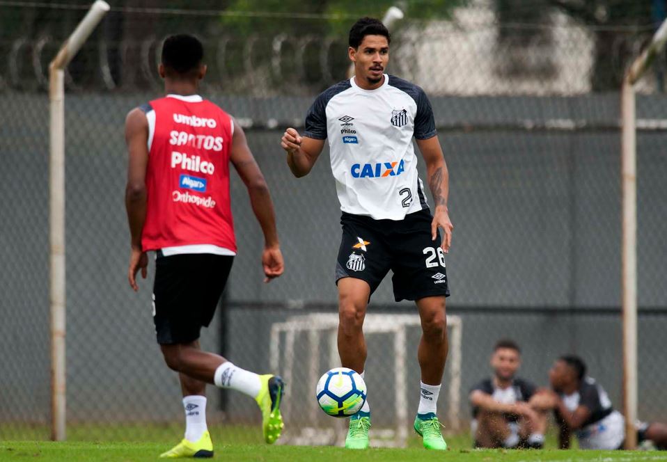 Contundido, Lucas Veríssimo vira desfalque no Santos contra o América-MG