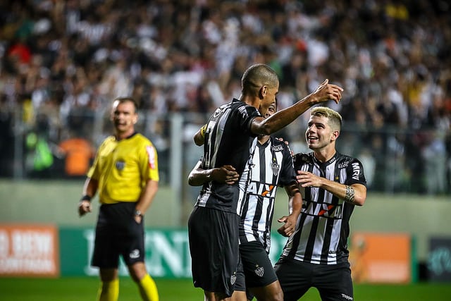 Léo Silva deixou o seu na vitória do Atlético-MG