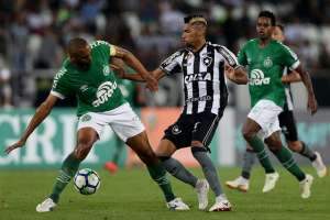Paquetá admite atuação irregular e destaca importância de triunfo para o Botafogo