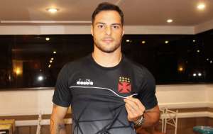 Com energia renovada, Desábato projeta duelo difícil ao Vasco contra Corinthians