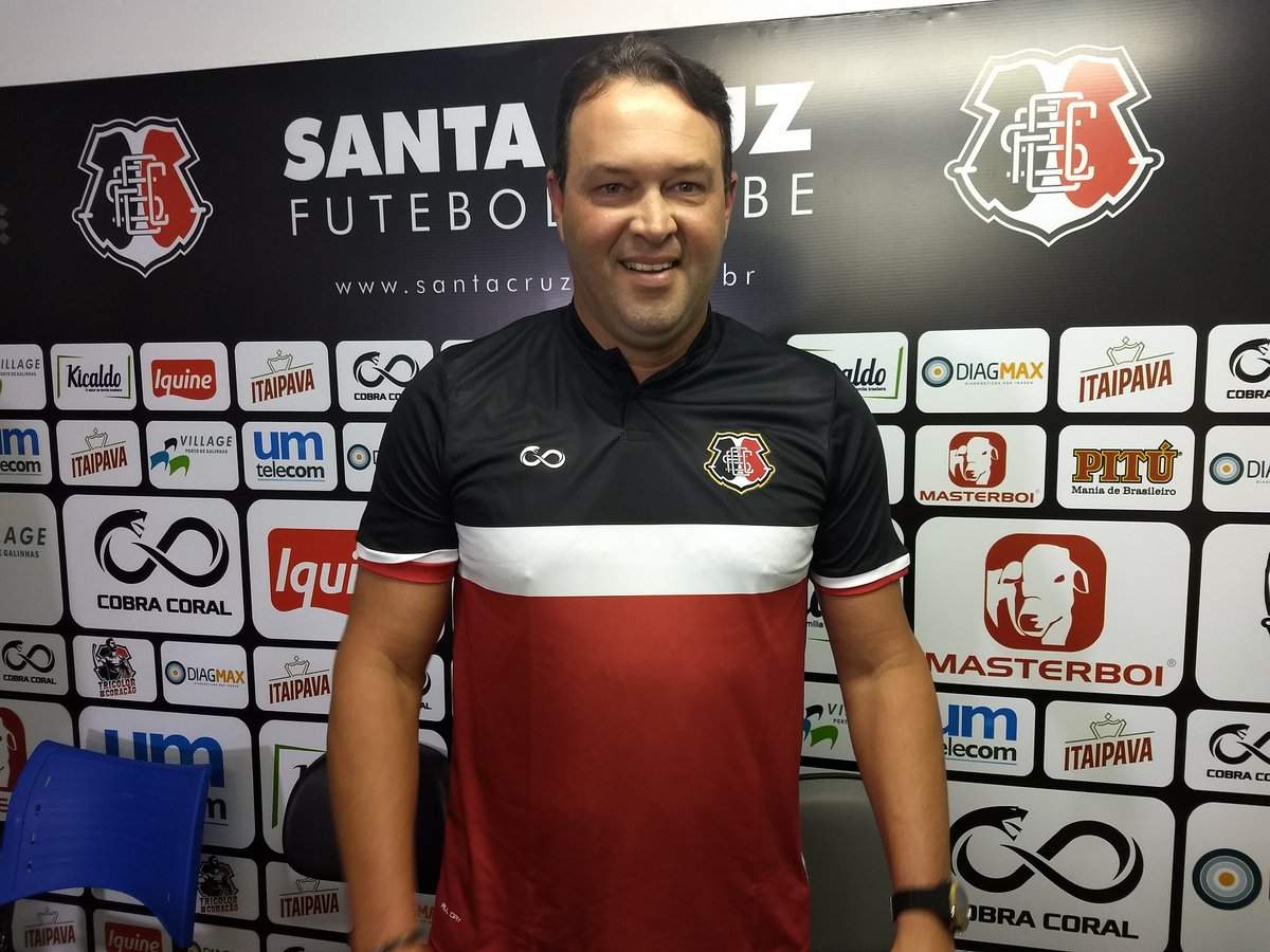 Série C: Roberto Fernandes mantém a base para recolocar o Santa Cruz no G4