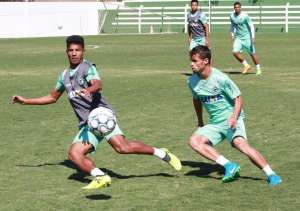 Goiás x Oeste – Buscando recuperação, times fazem confronto direto do meio da tabela