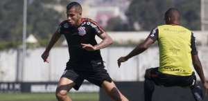 Jonathas sofre estiramento muscular e desfalca o Corinthians por três semanas